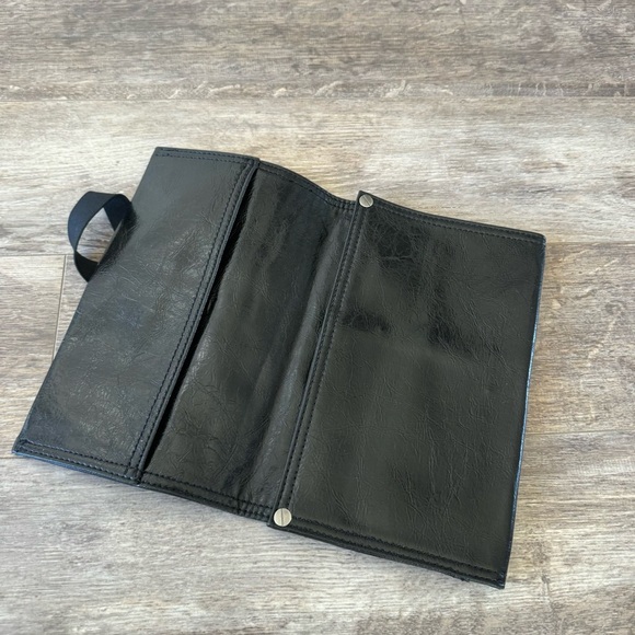 BCBGMAXAZRIA Black Tri-Fold Faux Leather Clutch/Pouch - Y2K Style - Picture 6 of 13